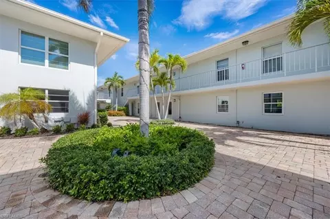 626 12th Ave S #626, Naples, FL 34102