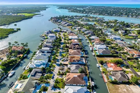 2170 Snook Dr, Naples, FL 34102