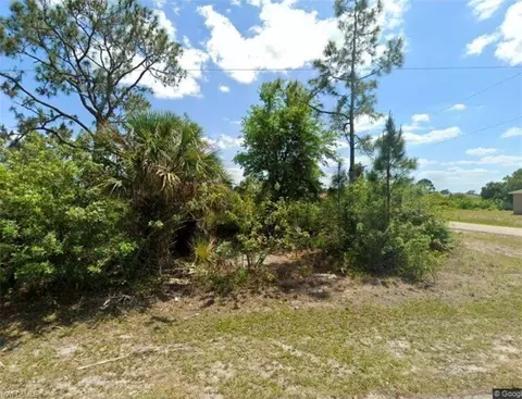 2911 56th St W, Lehigh Acres, FL 33971