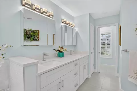 Bath - 2248 Prince Ln, Naples, FL 34112 photo 3 of 4