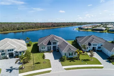 14362 Laguna Springs Ln, Naples, FL 34114