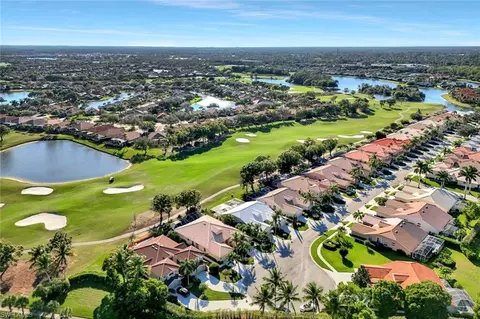 6679 Castlelawn Pl #16, Naples, FL 34113