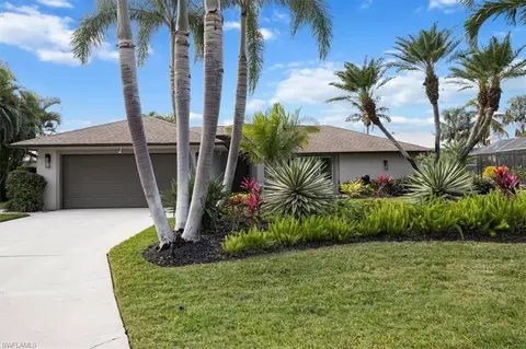 27042 Harbor Dr, Bonita Springs, FL 34135
