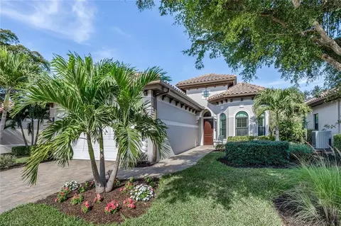 7315 Lantana Cir N, Naples, FL 34119