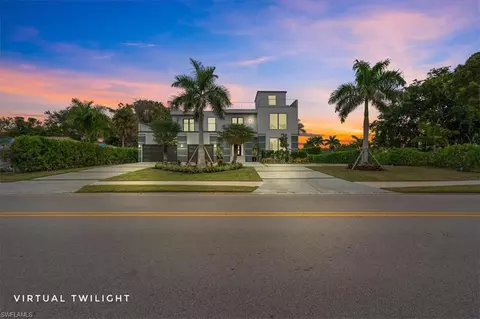 3800 Crayton Rd, Naples, FL 34103