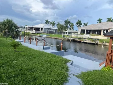 5313 Bayview Ct, Cape Coral, FL 33904