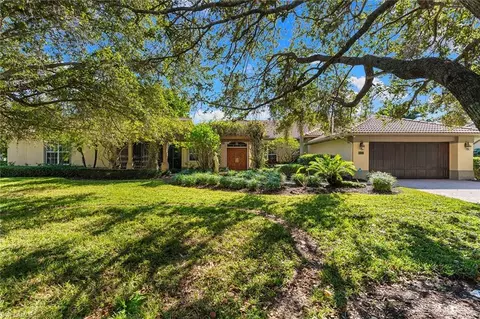 8840 Mariposa Ct, Naples, FL 34113