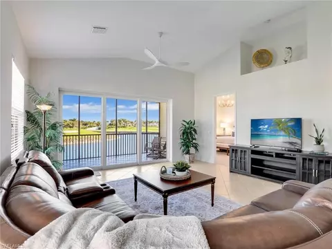 8633 Champions Pt #803, Naples, FL 34113
