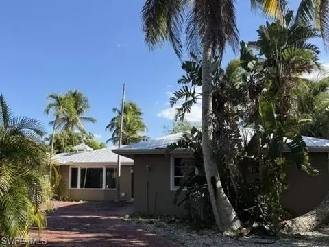 Exterior - 2195 Sheepshead Dr, Naples, FL 34102 photo 1 of 6