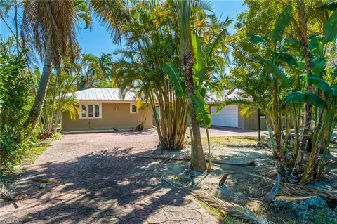 Exterior - 2195 Sheepshead Dr, Naples, FL 34102 photo 6 of 6