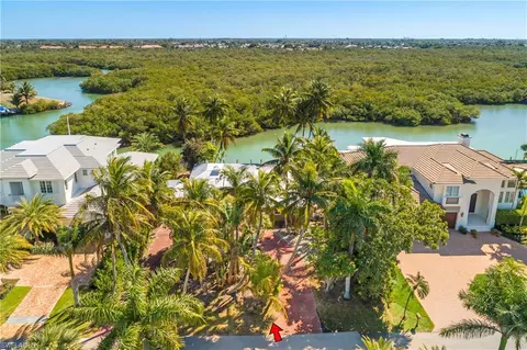 View/Area - 2195 Sheepshead Dr, Naples, FL 34102 photo 4 of 7