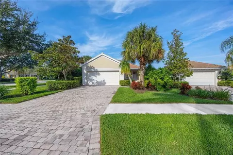 7234 Adriana Ct, Naples, FL 34114