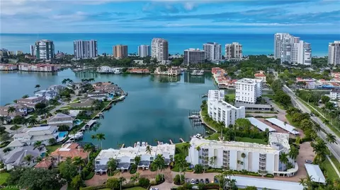 400 Park Shore Dr #302, Naples, FL 34103