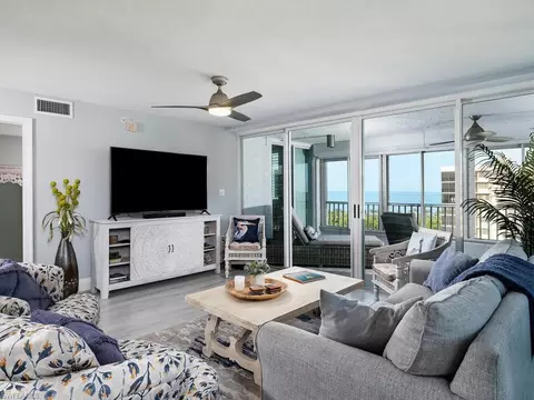 21 Bluebill Ave #1006, Naples, FL 34108