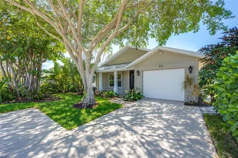 816 102nd Ave N, Naples, FL 34108