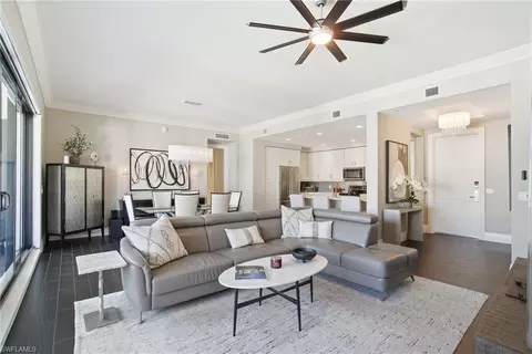 1030 3rd Ave S #517, Naples, FL 34102