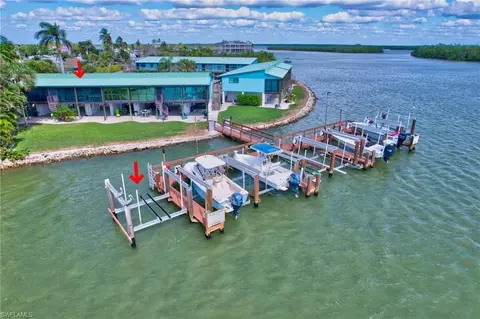 611 Palm Ave #J40, Goodland, FL 34140