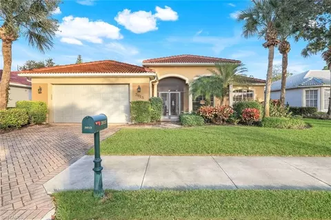 3815 Recreation Ln, Naples, FL 34116