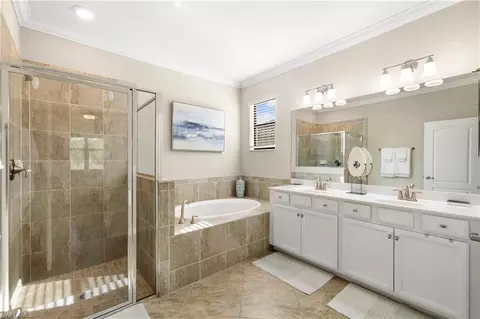 Bath - 4698 Abaca Cir, Naples, FL 34119 photo 1 of 4