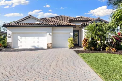 Exterior - 4698 Abaca Cir, Naples, FL 34119 photo 6 of 9