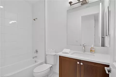 Bath - 20908 Thistle Leaf Ln, Estero, FL 33928 photo 6 of 7