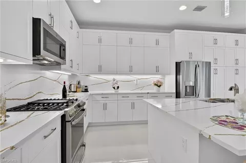 Kitchen - 20908 Thistle Leaf Ln, Estero, FL 33928 photo 4 of 6