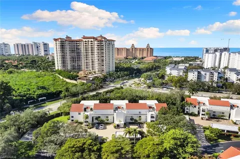 592 Beachwalk Cir #N102, Naples, FL 34108