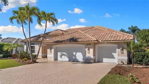 9797 Alhambra Ln, Bonita Springs, FL 34135