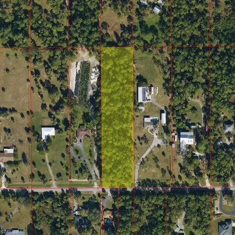 555 18th Ave NE, Naples, FL 34120