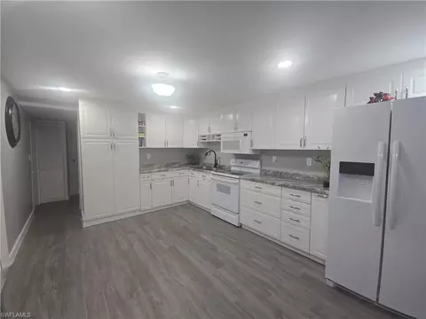 Kitchen - 9 Moonstone Cir, Naples, FL 34112 photo 2 of 3