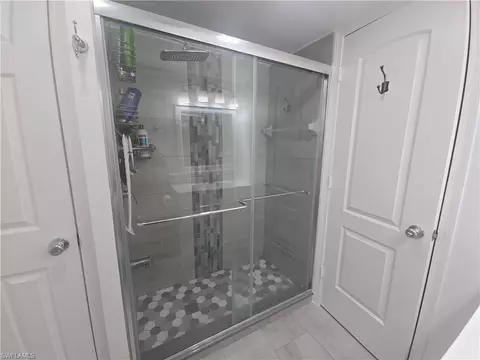 Bath - 9 Moonstone Cir, Naples, FL 34112 photo 2 of 4