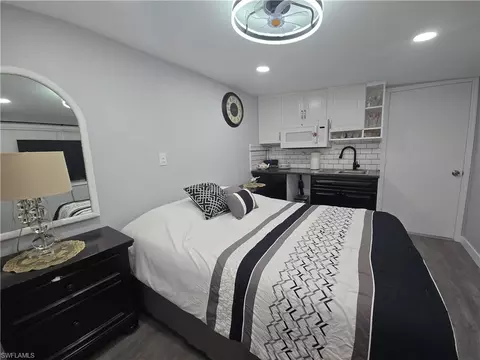 Bedroom - 9 Moonstone Cir, Naples, FL 34112 photo 6 of 9