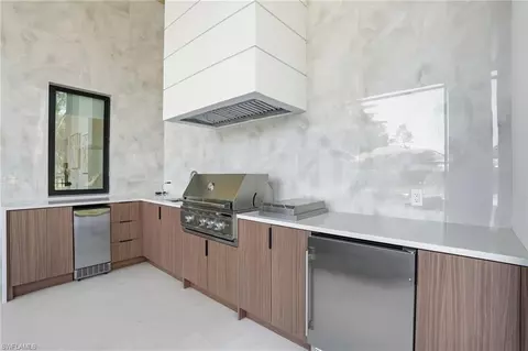 Kitchen - 13455 Pond Apple Dr E, Naples, FL 34119 photo 5 of 5