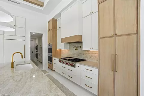 Kitchen - 13455 Pond Apple Dr E, Naples, FL 34119 photo 4 of 5