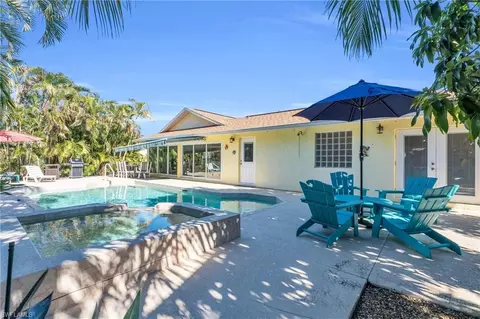 27297 Buccaneer Dr, Bonita Springs, FL 34135