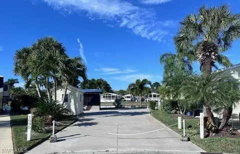 1099 Opal Lake Pt, Naples, FL 34114