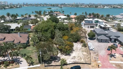 720 Inlet Dr, Marco Island, FL 34145