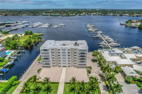 1325 7th St S #7A, Naples, FL 34102