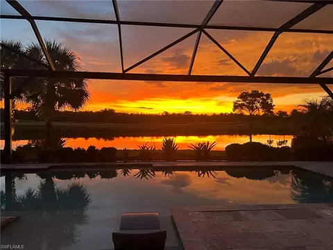 9428 Sanderling Ct, Naples, FL 34120