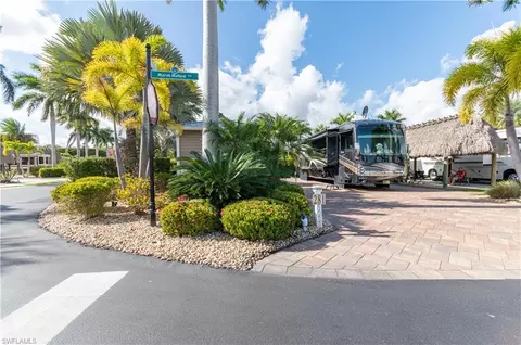 5228 Marsh Mallow Trl, Fort Myers, FL 33905