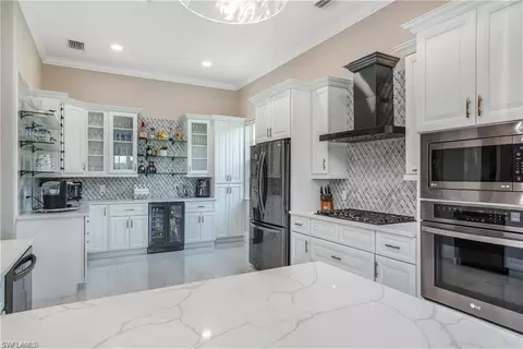 3123 Aviamar Cir #201, Naples, FL 34114