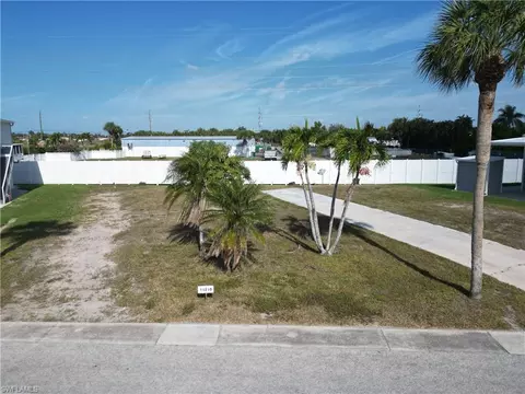 11210 Bayside Ln, Fort Myers Beach, FL 33931