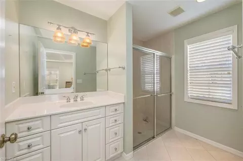 Bath - 25 Grey Wing Pt, Naples, FL 34113 photo 5 of 5