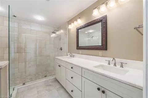 Bath - 25 Grey Wing Pt, Naples, FL 34113 photo 3 of 5
