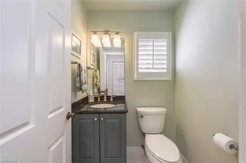 Bath - 25 Grey Wing Pt, Naples, FL 34113 photo 4 of 5
