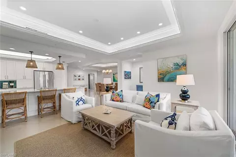 411 6th St S #202, Naples, FL 34102