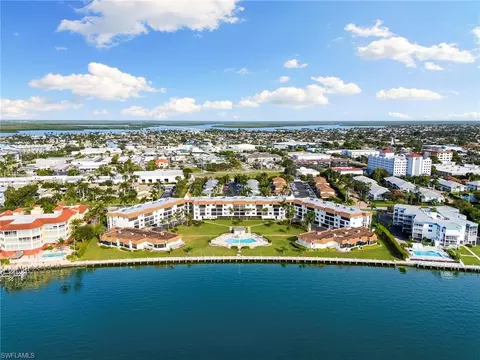 750 W Elkcam Cir #215, Marco Island, FL 34145