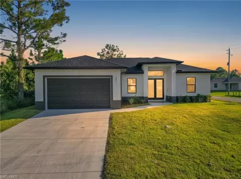 2911 37th St W, Lehigh Acres, FL 33971