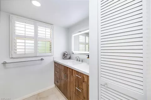 Bath - 3200 Binnacle Dr #C4, Naples, FL 34103 photo 1 of 4