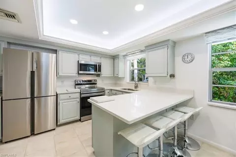 Kitchen - 3200 Binnacle Dr #C4, Naples, FL 34103 photo 2 of 4